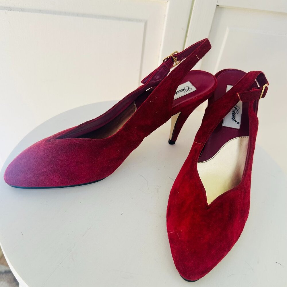 Vintage 1980s Carriage Court Burgundy Suede Slingback Heels Pointed Toe Size 8